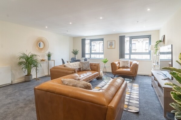 Living Room - Main
