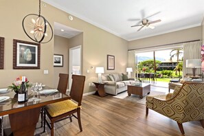 Your slice of Maui, wrapped in comfort HKK-112