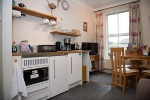 Kitchenette Dining Area