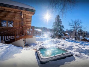 View of the property /Jacuzzi