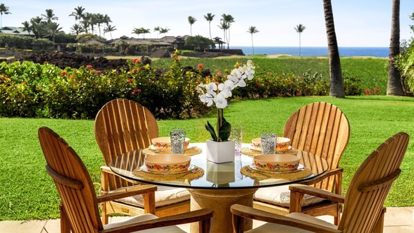Gorgeous Ocean views, located from the lanai less than 500' to the Ocean