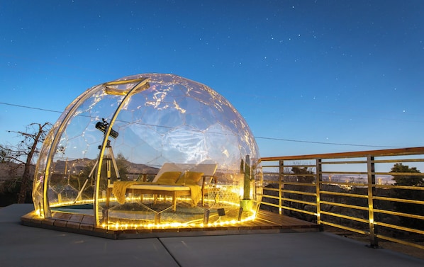 [Yard] Sit back and count the shooting stars or get up close with the constellations.