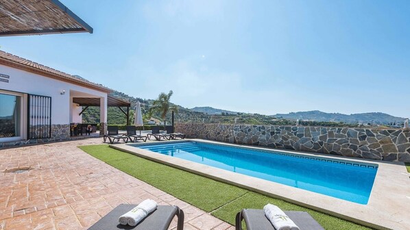 Villa Rosa de Competa Canillas de Albaida by Ruralidays