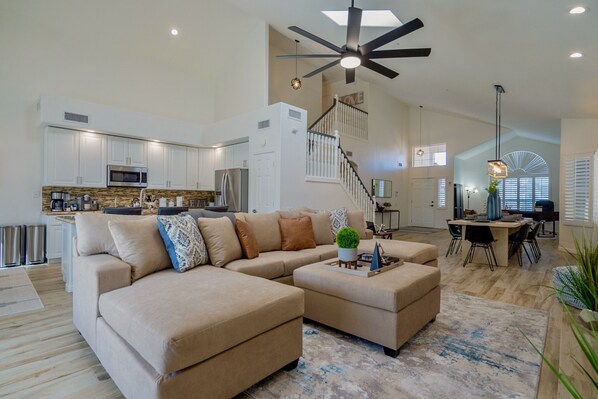 Open FloorPlan, Vaulted Ceilings +Sky Lights