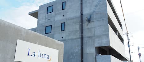 Facciata della struttura
