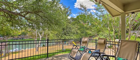 Seguin Vacation Rental | 4BR | 3BA | 2,200 Sq Ft | 1 Exterior Step Required
