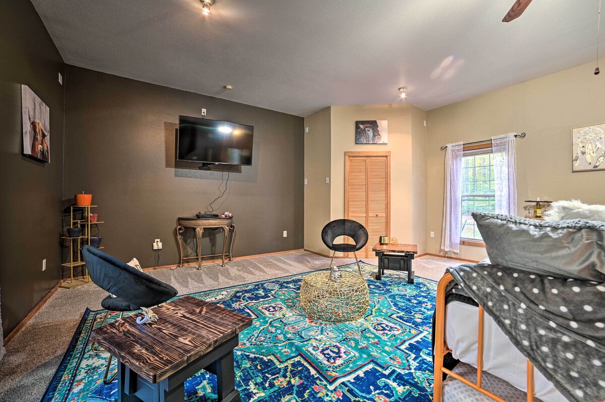 Secluded Ranch House w/ Barn on 25 Acres!