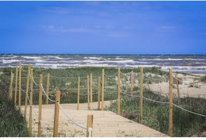 Beach access 1 minute drive away. Free parking and also direct beach parking.