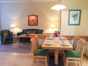 Ferienwohnung Cecilienhof, 95 qm, 3 Schlafzimmer, max. 7 Personen-Ess/-Wohnbereich