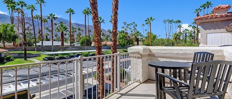 K0472 - GUEST BEDROOM BALCONY VIEW