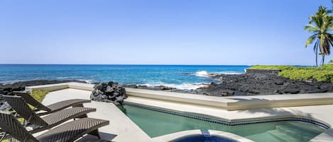 Private plunge pool & spa are two of the fabulous features at Dolphin Manor