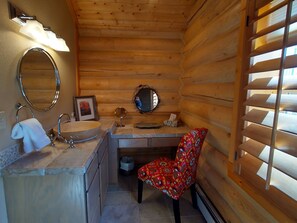 Sunset Ensuite Bath