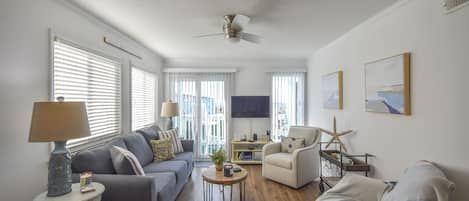 Atlantic Beach Condo | 2BR | 2BA | 840 Sq Ft | 3rd Floor | Stairs Required