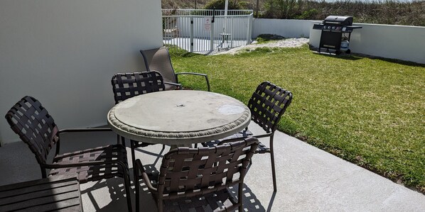 Island Surf #2 Patio