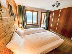 Bois, Design Intérieur, Chambre, Tache De Bois, Lit, Cadre De Lit, Literie, Drap De Lit, Dur, Hôtel