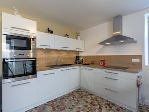 Cabinetry, Countertop, Eigentum, Gebäude, Herd, Küchengerät, Küche, Holz, Haushaltsgerät, Cooktop