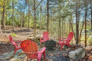 Private Yard | 1-Acre Lot | Wood-Burning Fire Pit (Wood Provided)