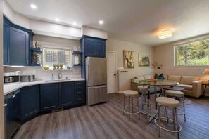Kitchen & Dining Area