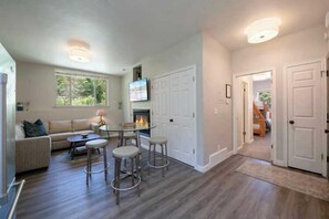 Living Room | Dining Table with Seating for 4