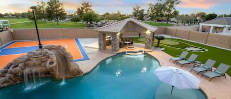 Ready for a getaway like no other? Come explore Mesa's best vacation spot - this luxurious 3700-square-foot resort style home is perfect for couples, families, golf and shopping trips, or business getaways! #ExperienceMesa