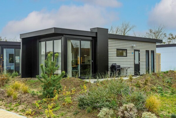 Außenseite Ferienhaus [Sommer]