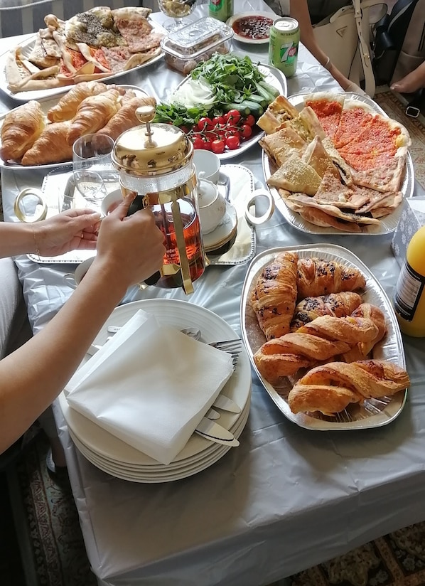 Breakfast meal
