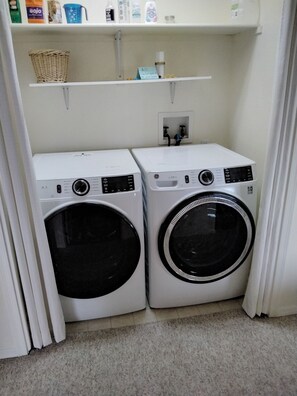 washer and dryer 