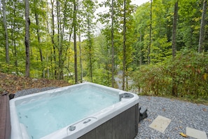 Bañera de hidromasaje al aire libre
