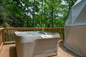 site 5 hot tub