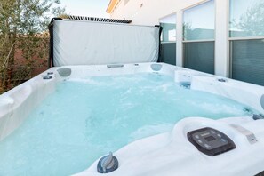 Private hot tub on the large patio - perfect place to enjoy a St. George evening!