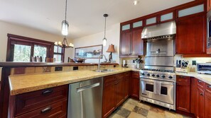 Room, Indoors, Kitchen, Flooring, Oven