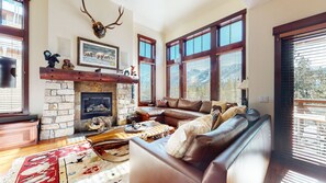 Home Decor, Living Room, Furniture, Indoors, Fireplace