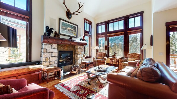 Living Room, Room, Indoors, Furniture, Couch
