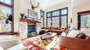 Home Decor, Living Room, Furniture, Indoors, Couch