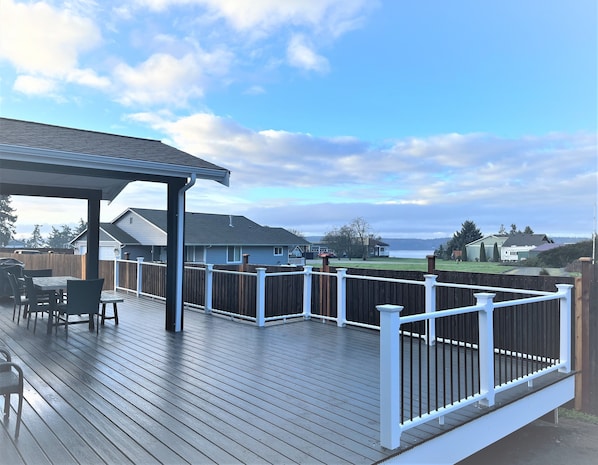 A large 1000sq ft deck to enjoy amazing water views of the Saratoga pass!