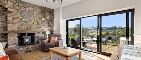 Beautiful Cottage, Hot Tub, Countryside Views