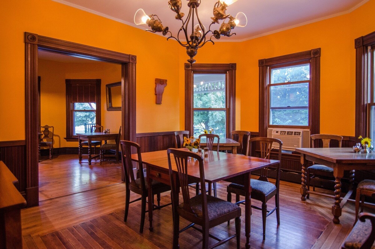 A spacious Ground-level King B&B guestroom in Downtown Shelburne – Delicious Breakfasts! BST