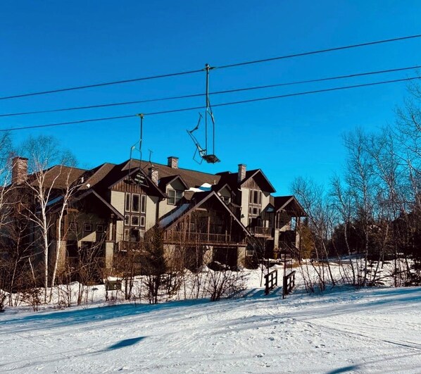 Slopeside Luxury! Steps from skiing with stunning views. End Unit!