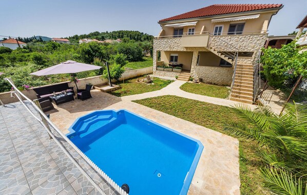 pool