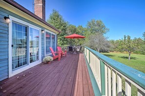 Deck | 1,200 Sq-Ft Cottage