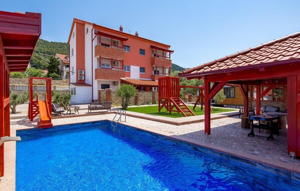 pool