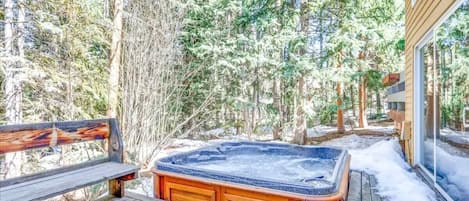 Relax and melt your stress away with this lovely Breckenridge vacation home