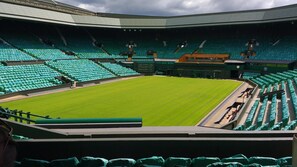 walking distance to Wimbledon Stadium