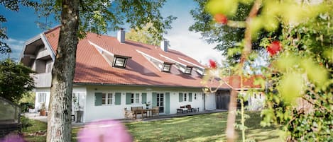 Ferienhaus BERGEBLICK DELUXE - Traumhaus mit 8 Glasgauben in Park