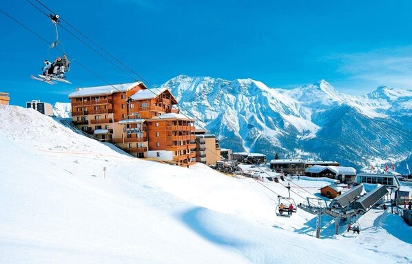 Snow and ski sports