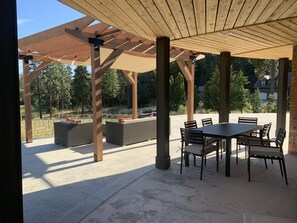 Plenty of shade when dining outside. 