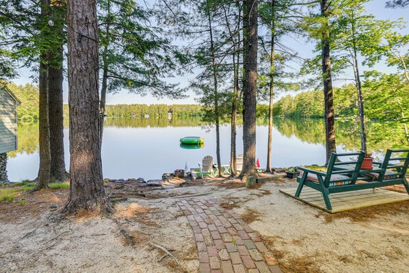 East Wakefield Vacation Rental | 2BR | 1BA | 1,000 Sq Ft | 1 Step for Entry