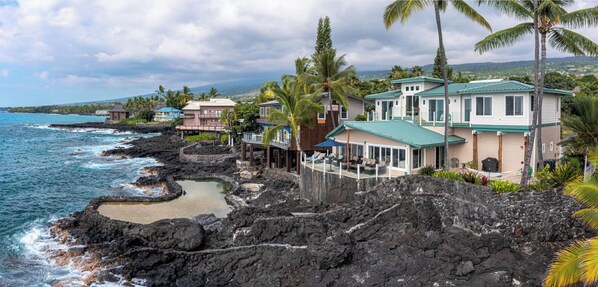 Gorgeous home on the ocean.