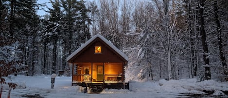 peaceful cabin in the woods (11/21/22)