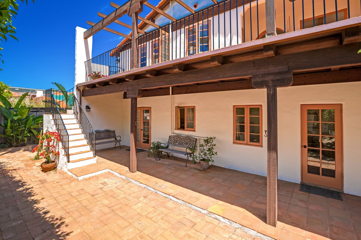 Dog-Friendly Hacienda-Style Home with Ocean View, Walk to Windansea Beach